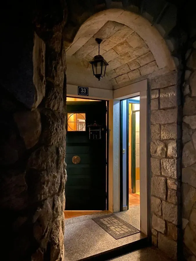 Juran Old Town Apartment Sukosan